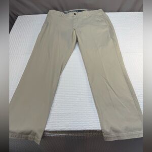 Under Armour Men's Tan Pants Size 40/32